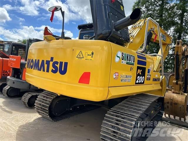 Komatsu PC 200-8 حفارات زحافة
