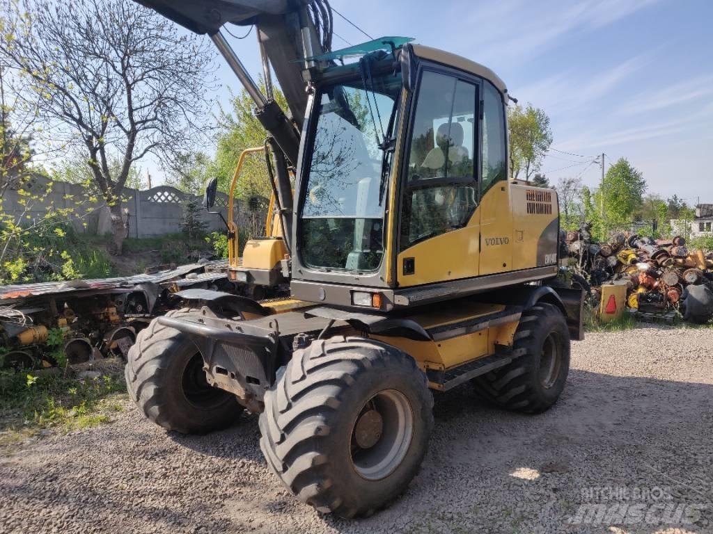 Volvo EW 140 C حفارات بعجل