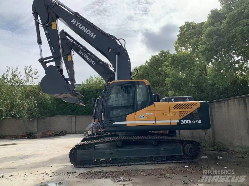 Hyundai R300LC-9S حفارات زحافة