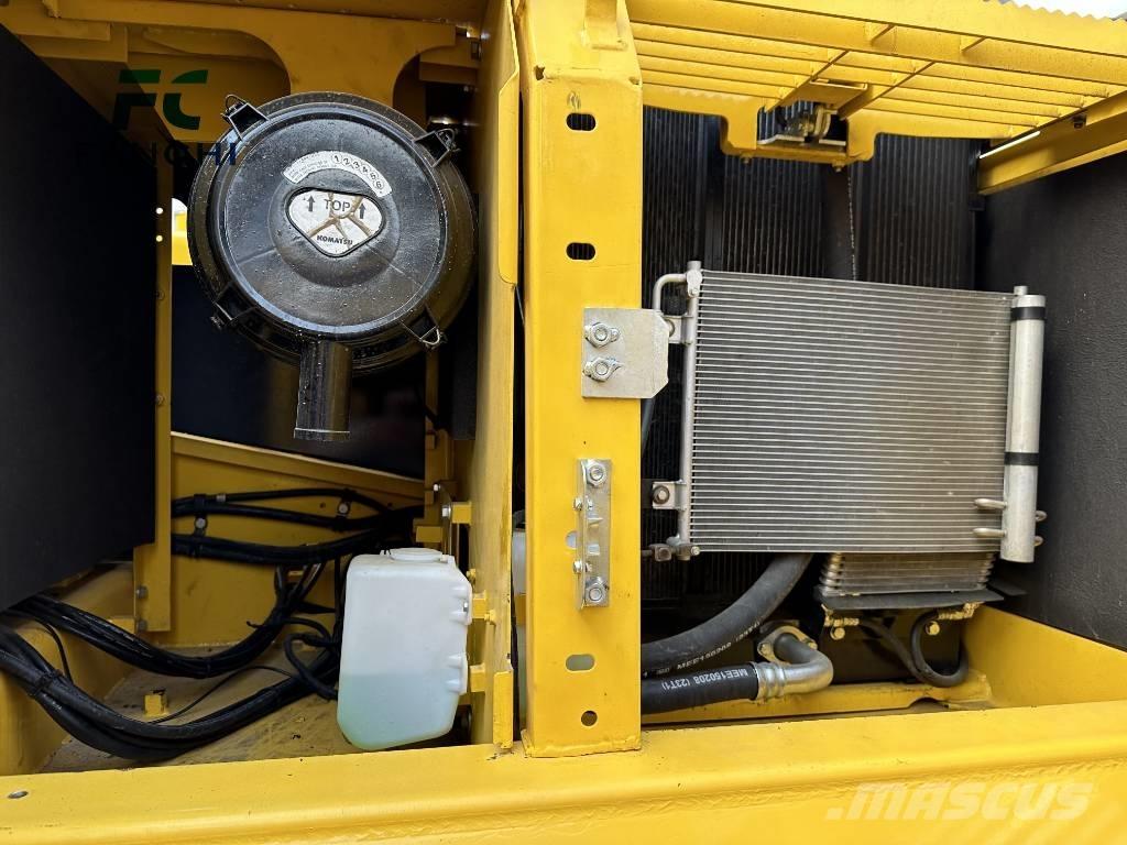 Komatsu PC 200-8 حفارات زحافة