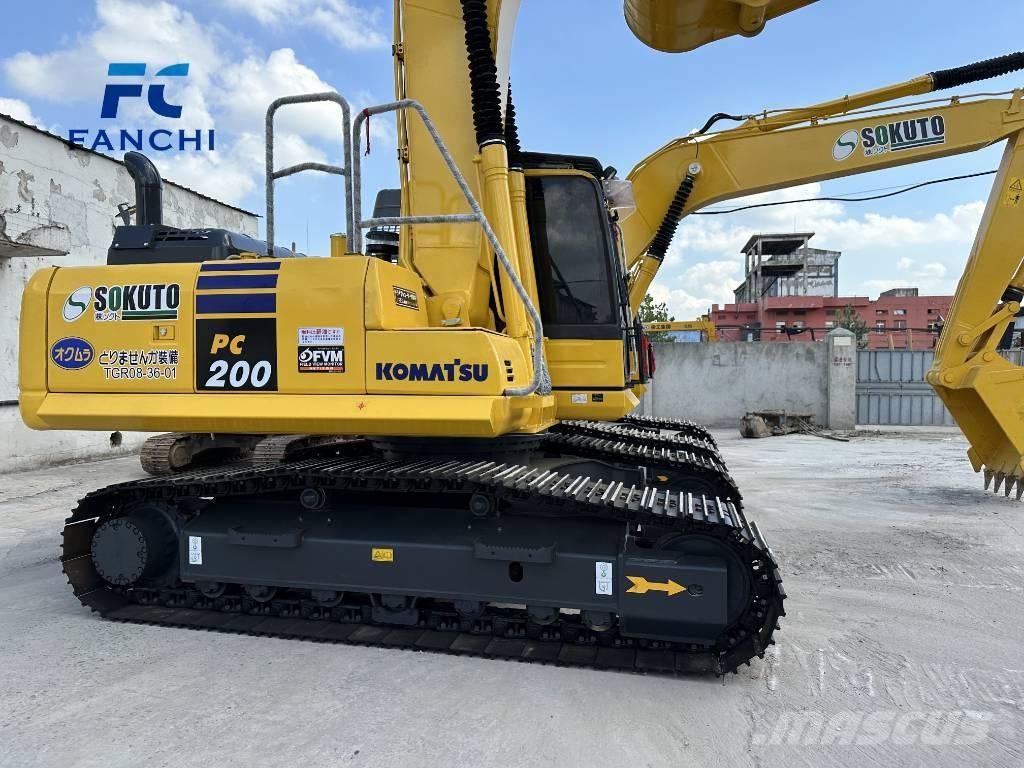 Komatsu PC 200-8 حفارات زحافة