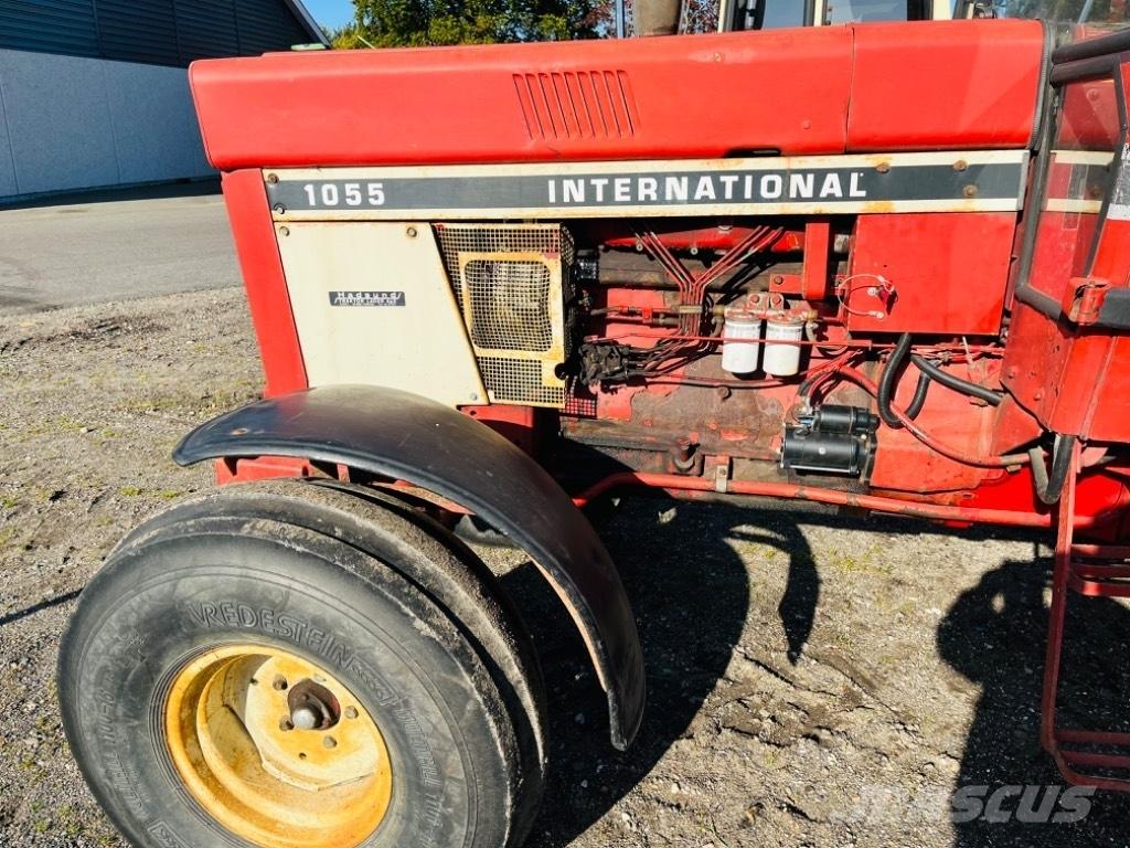 International 1055 الجرارات