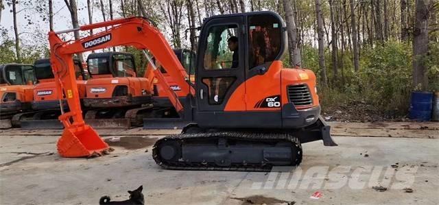 Doosan dx60 حفارات زحافة