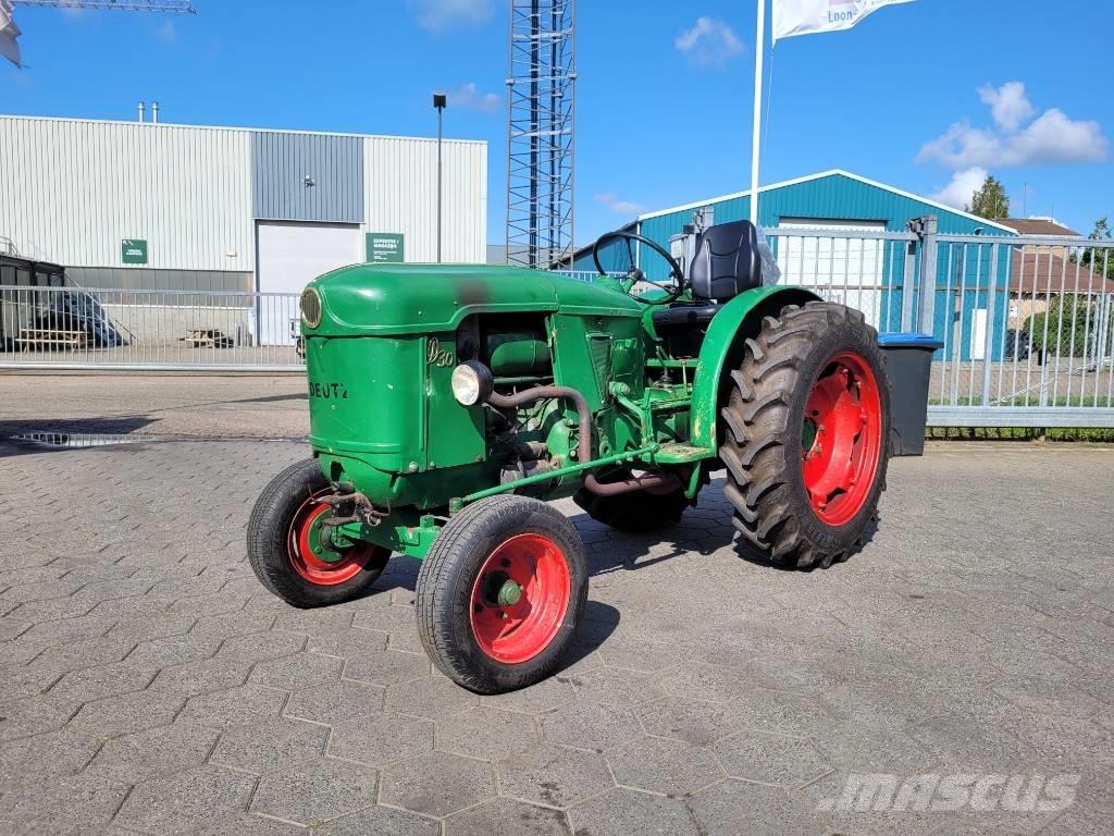 Deutz D30 الجرارات