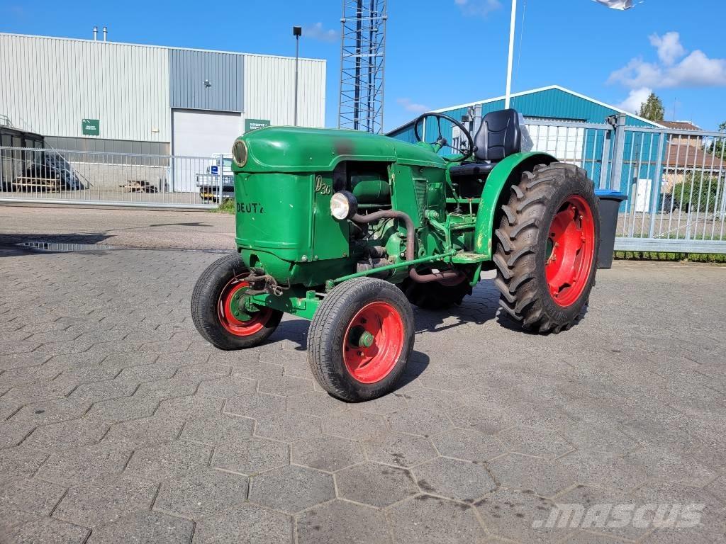 Deutz D30 الجرارات