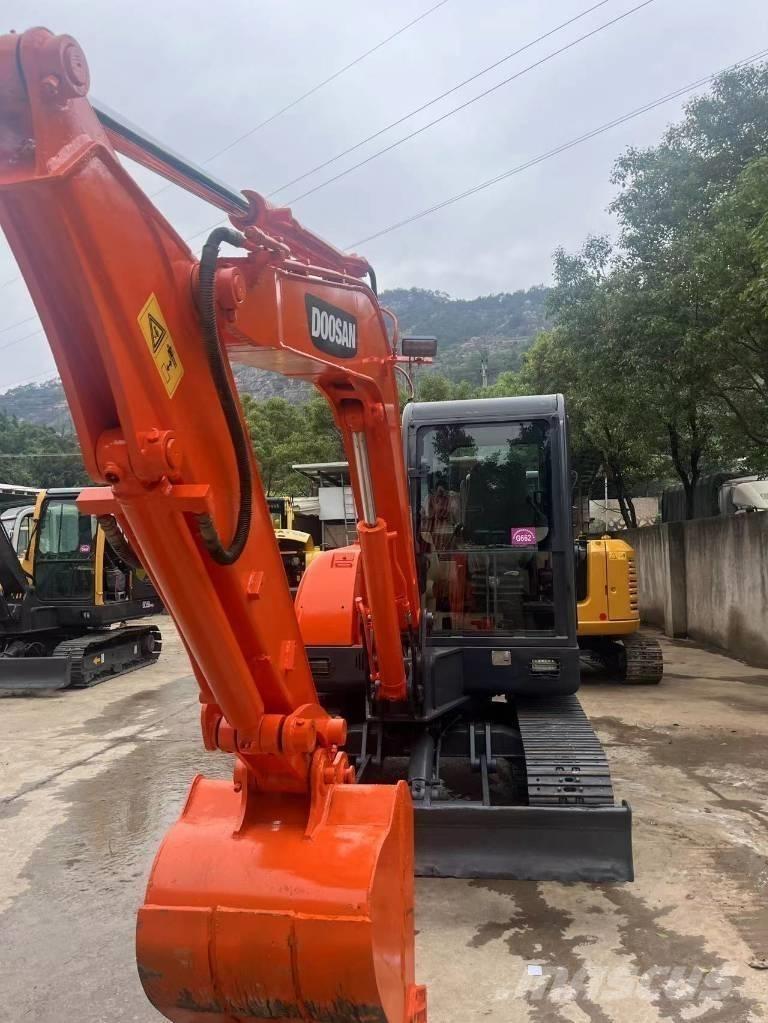 Doosan DH 60-7 حفارات صغيرة أقل من 7 طن (حفارات صغيرة)