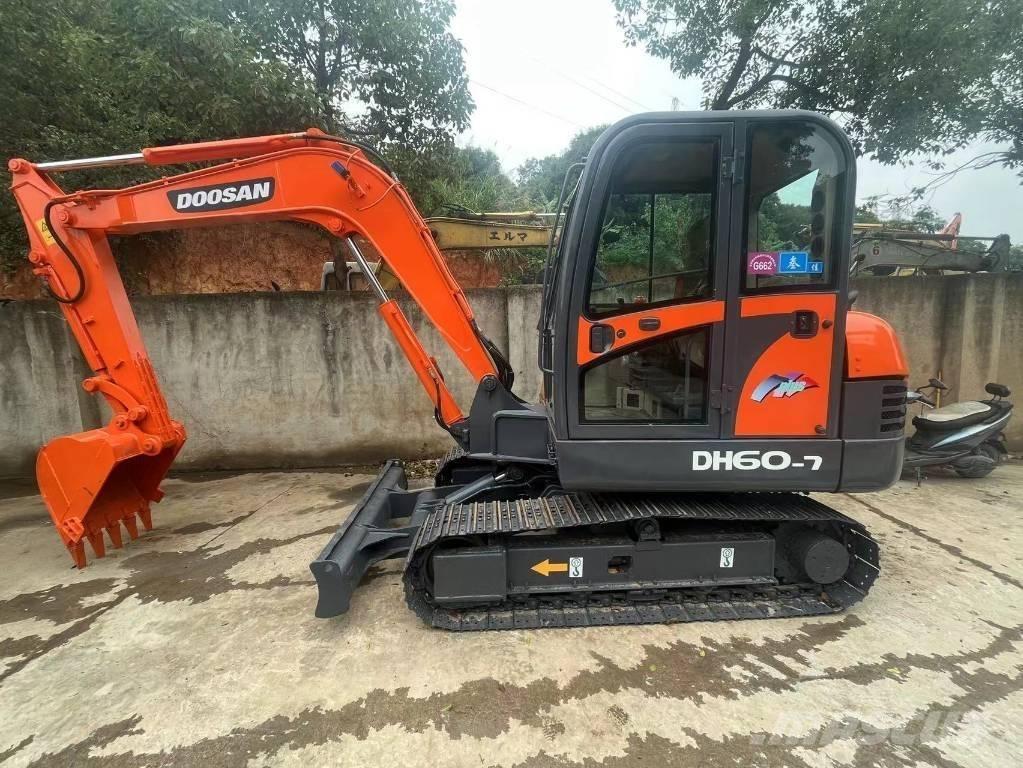 Doosan DH 60-7 حفارات صغيرة أقل من 7 طن (حفارات صغيرة)