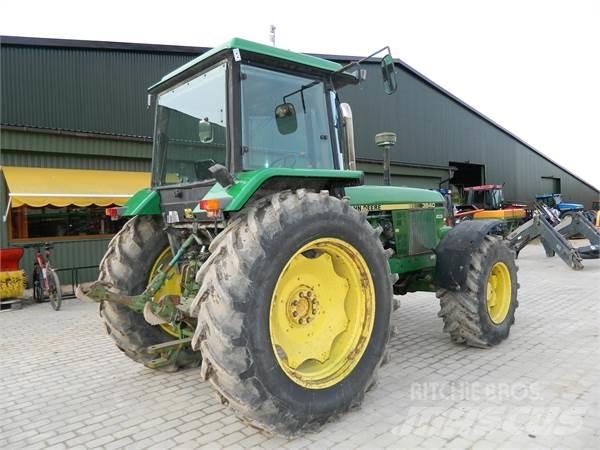 John Deere 3640 الجرارات