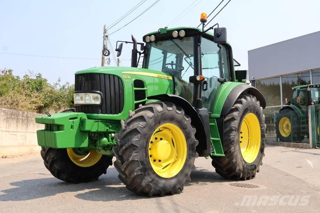 John Deere 6830 الجرارات