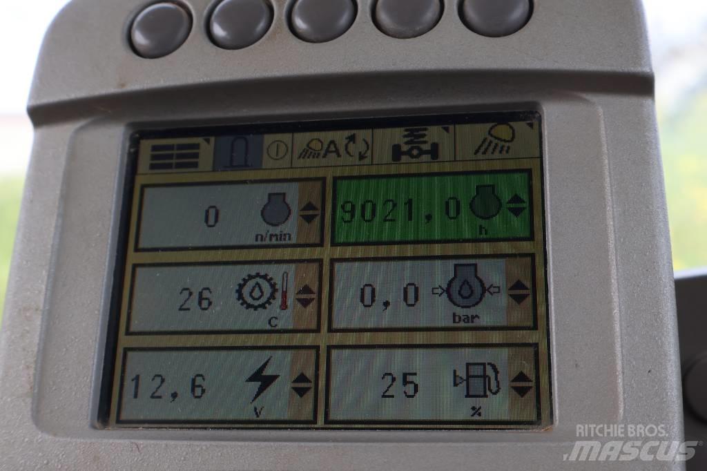 John Deere 6830 الجرارات