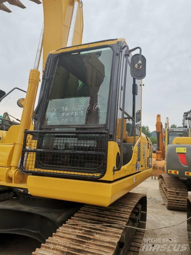 Komatsu PC 200 LC-8 حفارات زحافة