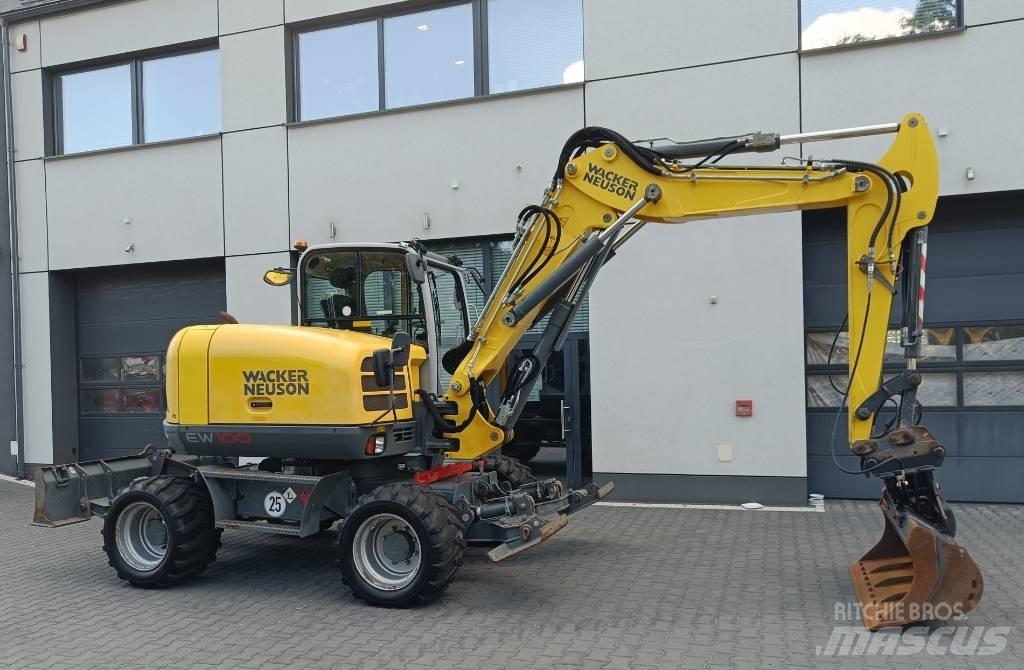Wacker Neuson EW 100 حفارات بعجل