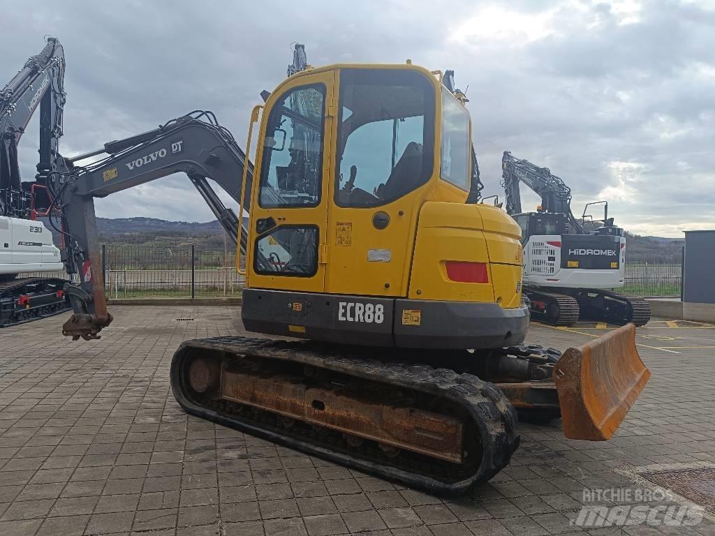 Volvo ECR 88 حفارات وسط 7 طن - 12 طن