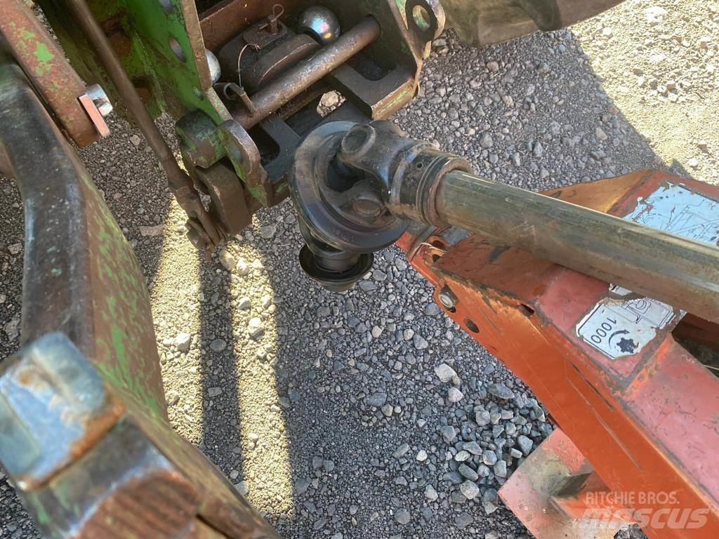 Hesston 4600 محزمات مربعة
