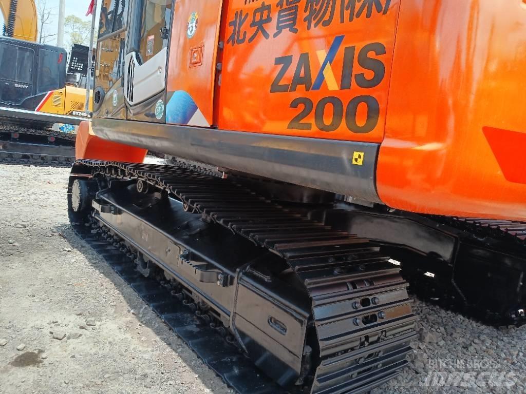 Hitachi ZX 200 حفارات زحافة