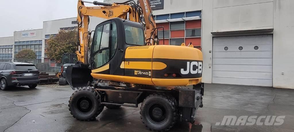 JCB JS 145 W حفارات بعجل