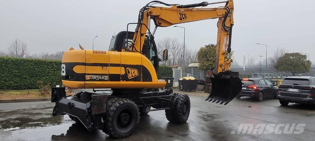 JCB JS 145 W حفارات بعجل