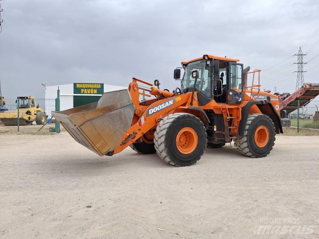 Doosan DL 300-5 لوادر بعجل