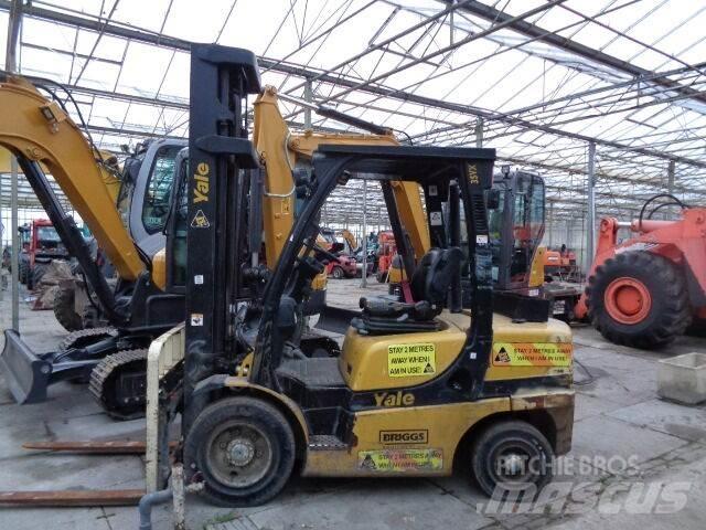 Yale GDP 35 VX شاحنات الديزل