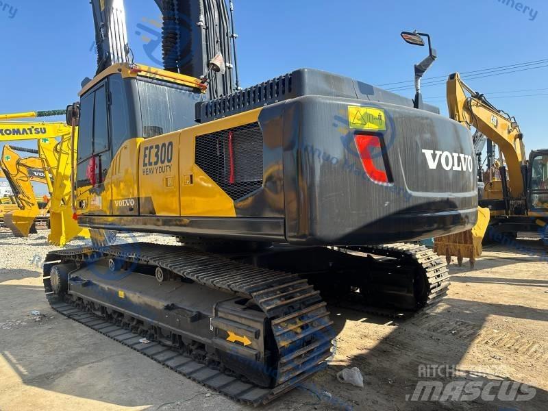 Volvo EC 300 D L حفارات زحافة