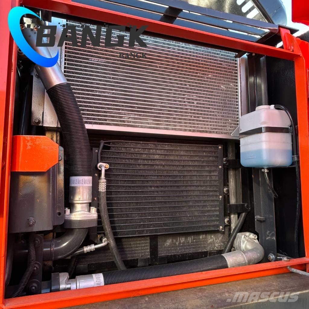 Doosan DX225LCA حفارات زحافة