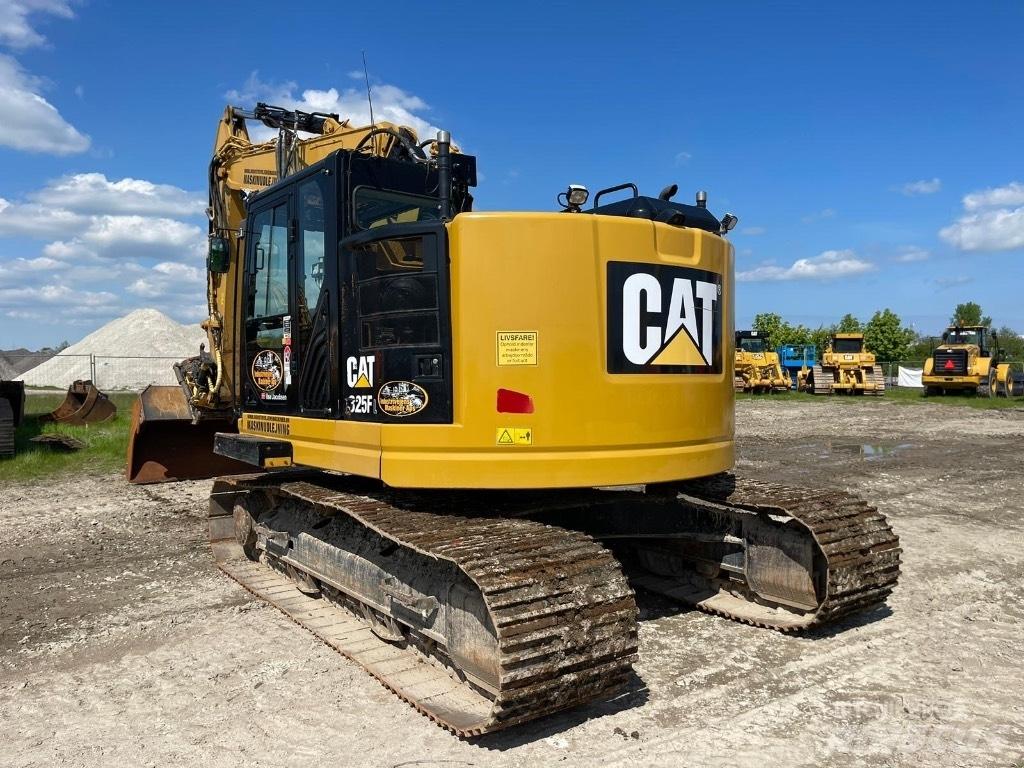 CAT 325 F حفارات زحافة