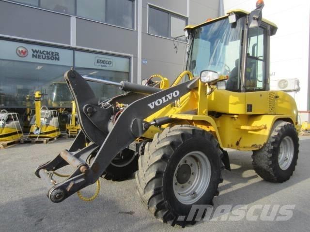 Volvo L 35 لوادر بعجل