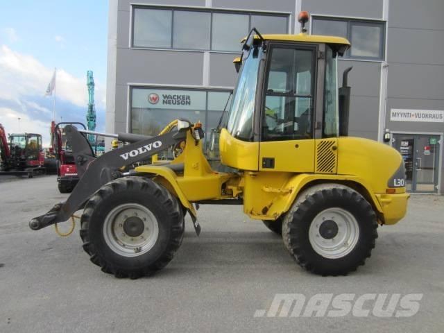 Volvo L 35 لوادر بعجل