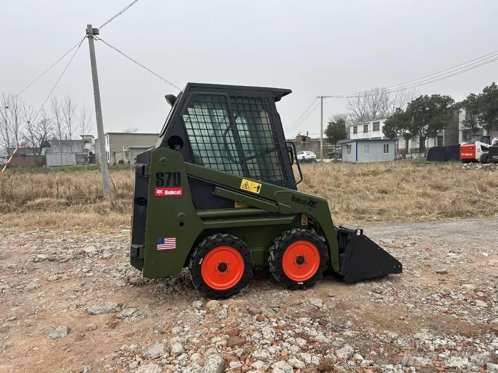 Bobcat S 70 لوادر انزلاقية التوجيه