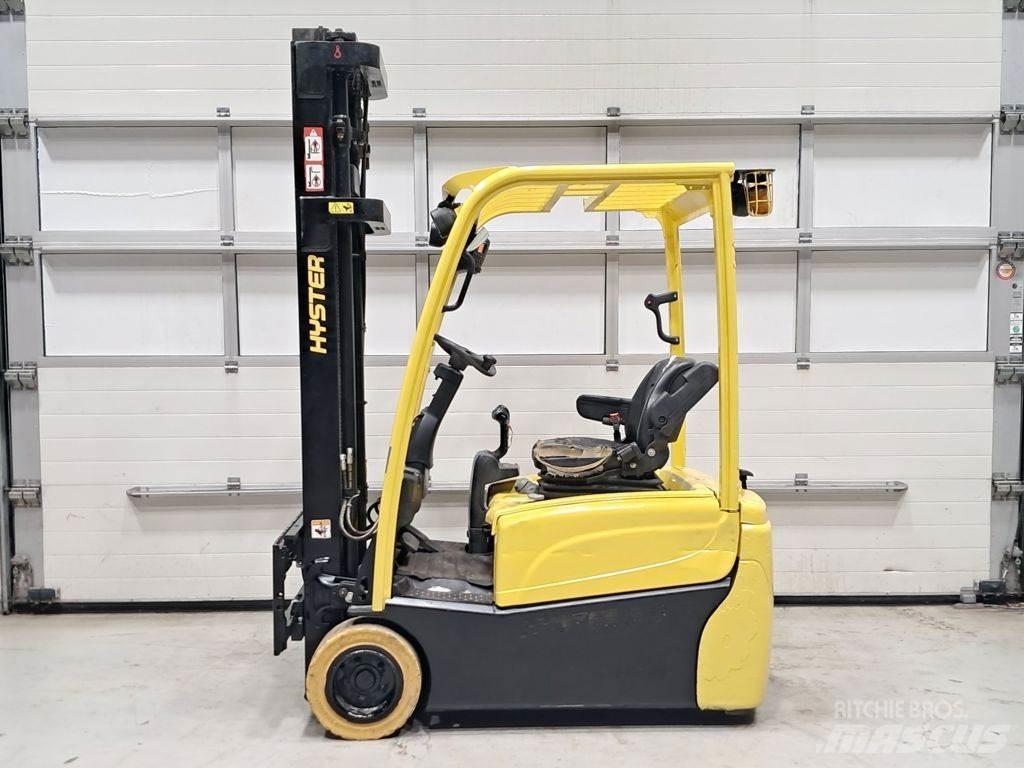 Hyster J2.0XNT-640 شاحنات ذات رافعات شوكية تعمل بالكهرباء