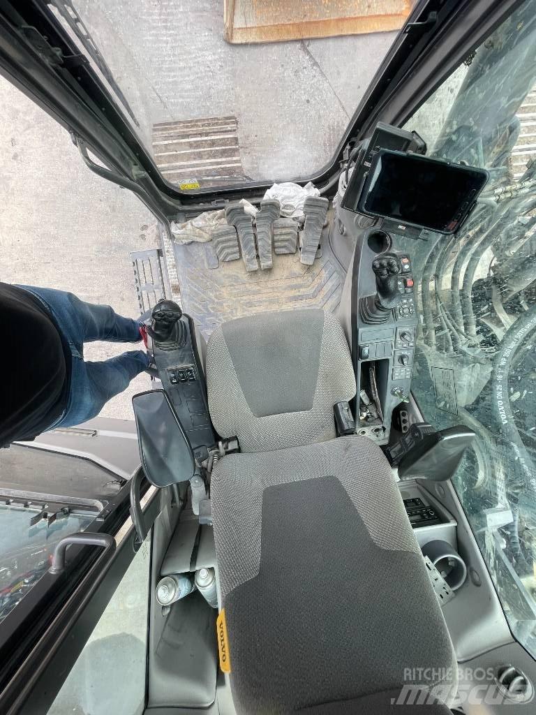 Volvo EC 300 EL حفارات زحافة