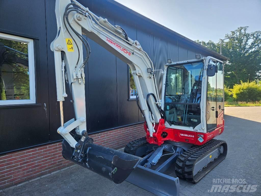 Takeuchi TB 240 حفارات صغيرة أقل من 7 طن (حفارات صغيرة)