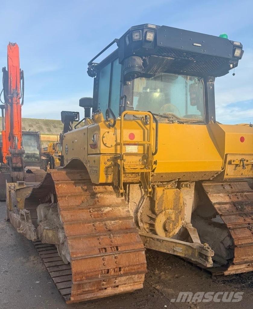 CAT D 6 T LGP بلدوزرات مجنزرة