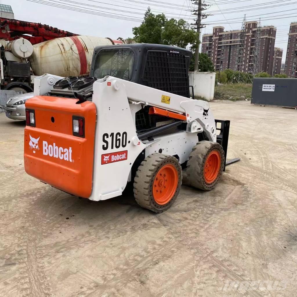 Bobcat S 160 لوادر انزلاقية التوجيه