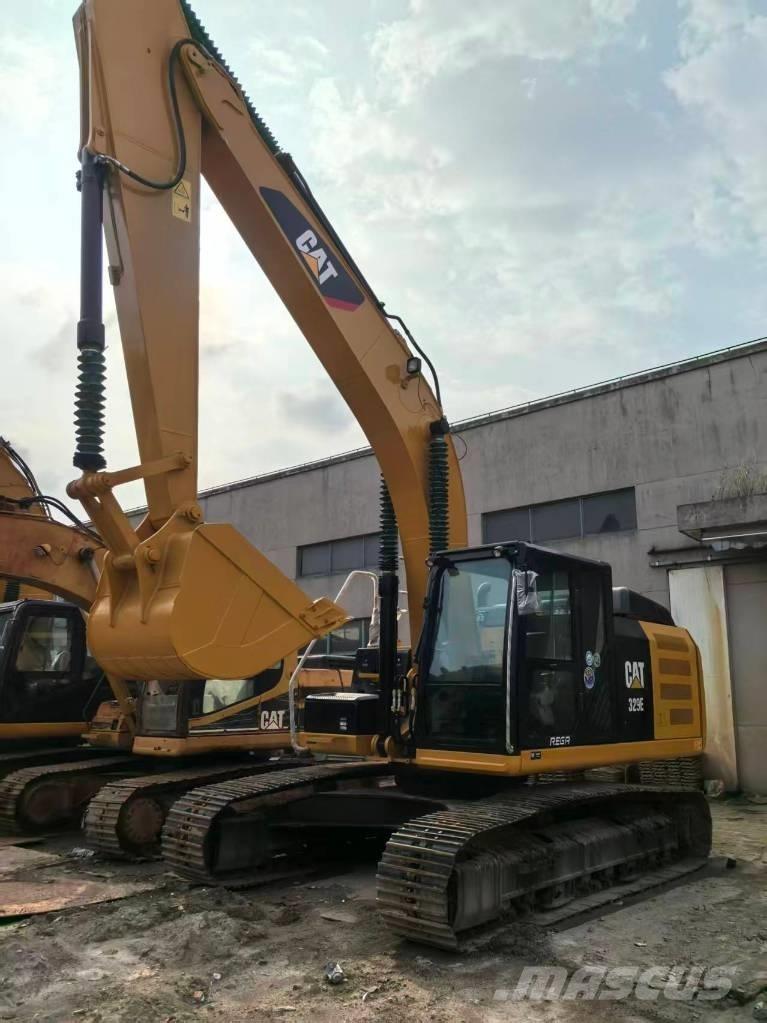 CAT 329 E حفارات زحافة