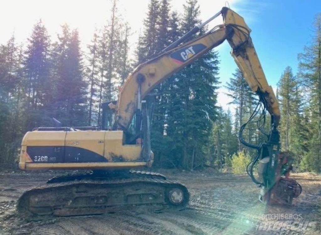 CAT 320 D FM لوادر بذراع مفصلي