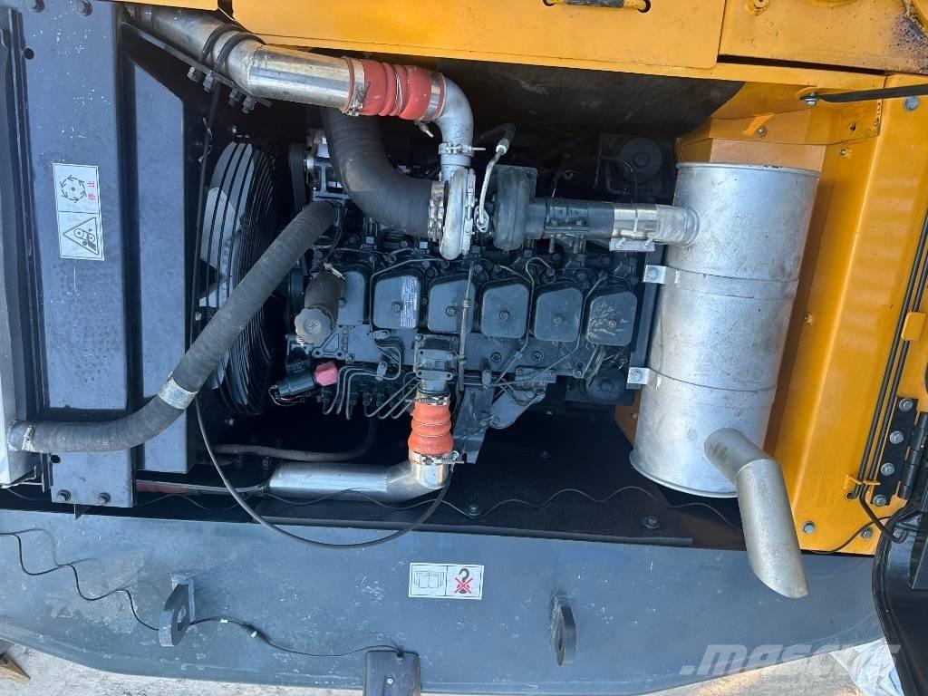 Hyundai HX 220 حفارات زحافة