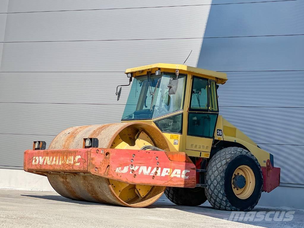Dynapac CA302D مداحل أحادية الأسطوانة