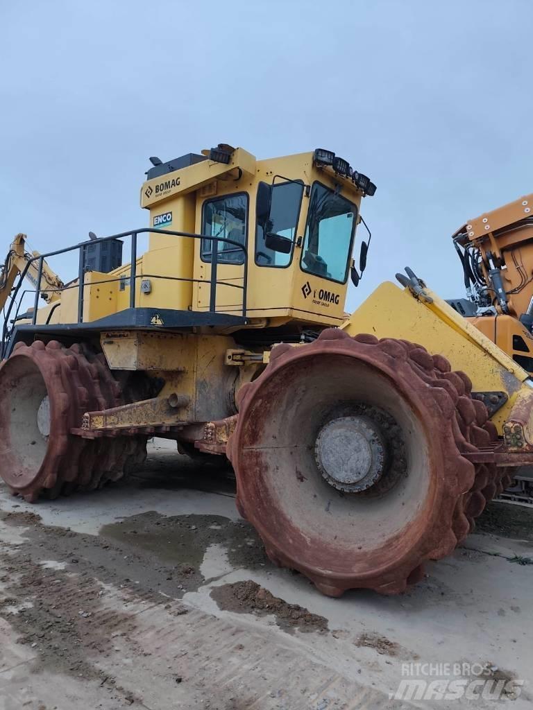 Bomag BC 972 RB مكابس المخلفات