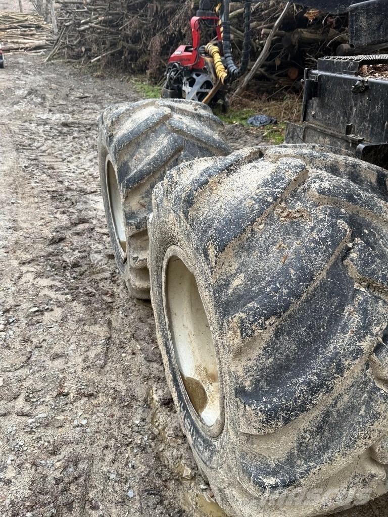 Komatsu 931 حصادات