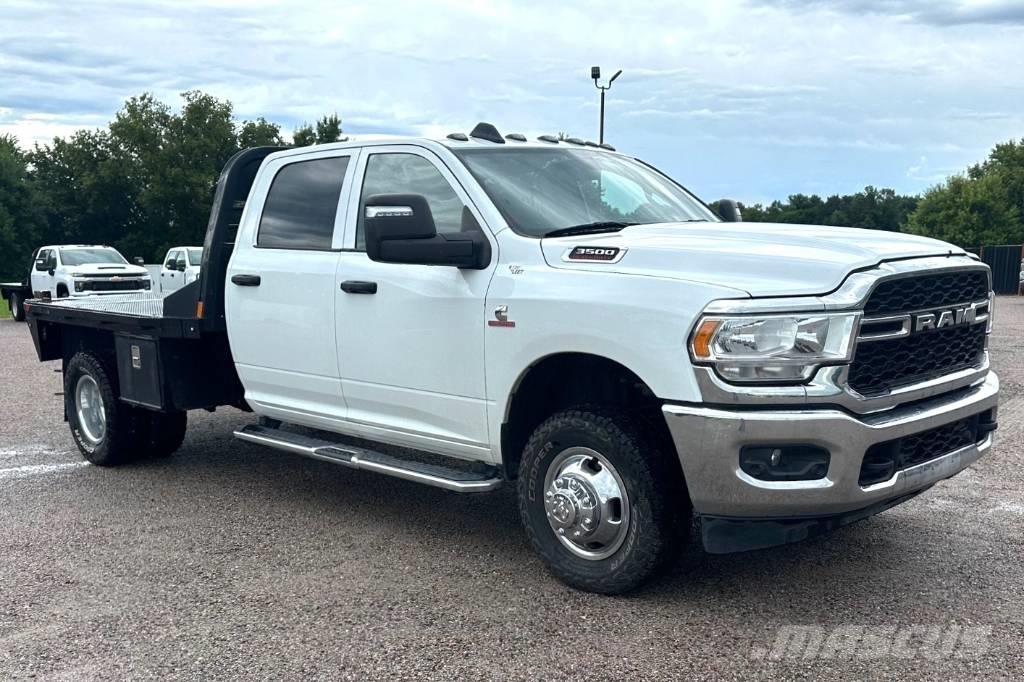 RAM 3500 TRADESMAN شاحنات مسطحة/مفصلية الجوانب
