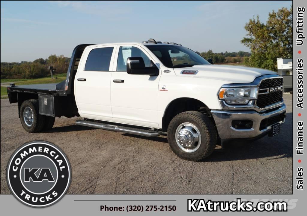 RAM 3500 TRADESMAN شاحنات مسطحة/مفصلية الجوانب