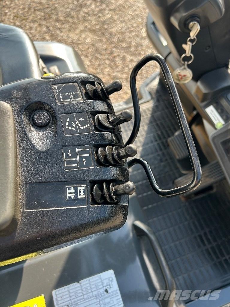 CAT EP 16 CN 2T شاحنات ذات رافعات شوكية تعمل بالكهرباء