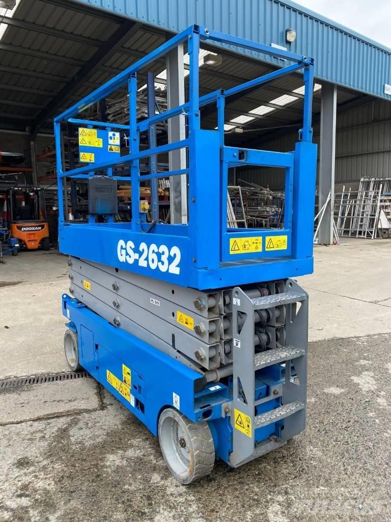Genie GS 2632 رافعات مقصية الشكل