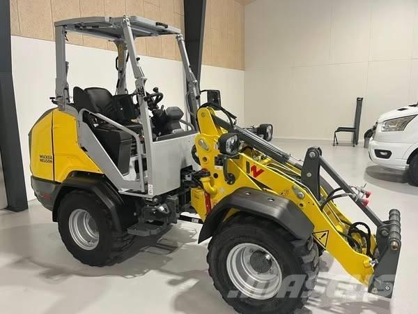 Wacker Neuson WL 28 لوادر بعجل