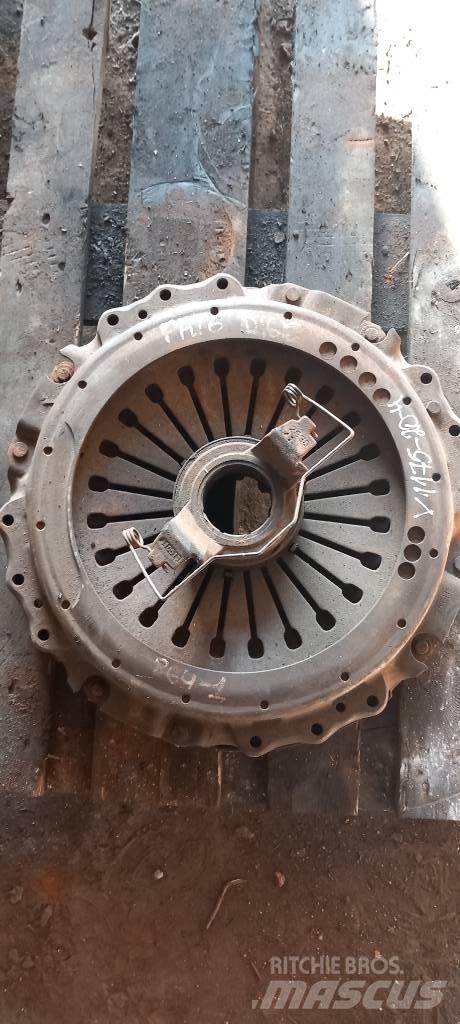 Volvo FH 16.     21635824 محركات