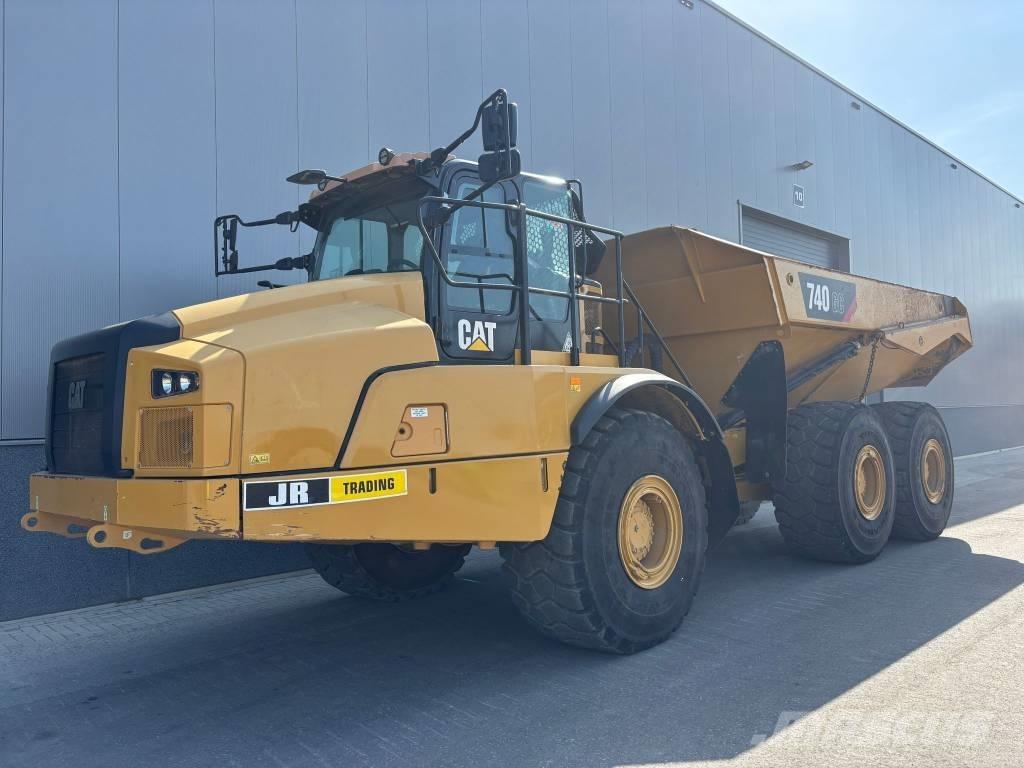 CAT 740 GC ساحبات مفصلية