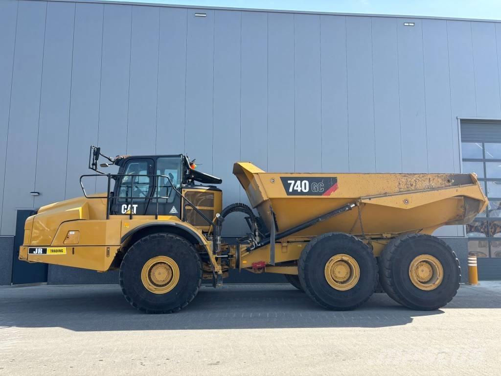 CAT 740 GC ساحبات مفصلية