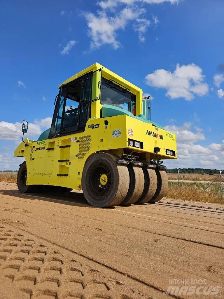 Ammann ART 240 مداحل ذات إطارات هوائية