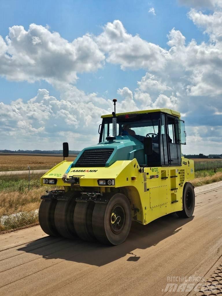 Ammann ART 240 مداحل ذات إطارات هوائية